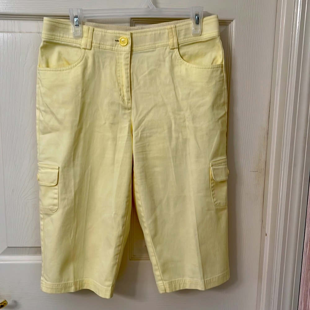 Yellow 10P Denim Skimmers Stretchy fabric and comfy waistband.